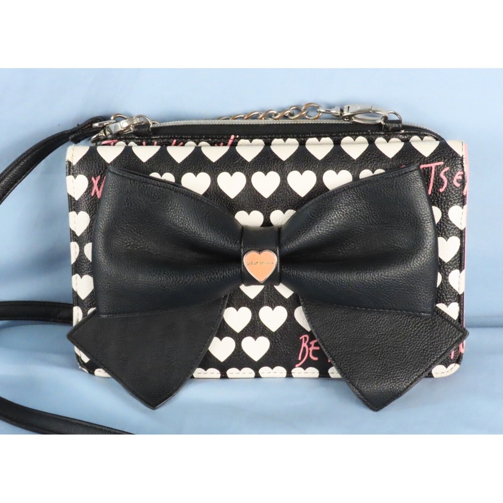 BETSEY JOHNSON Black & White Heart BIG BOW CROSSBODY BAG PURSE Pink Trim WALLET